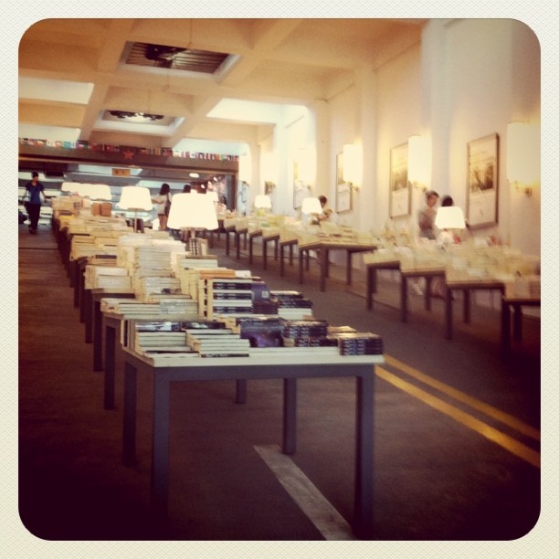 先锋书店❶ (Taken with instagram )