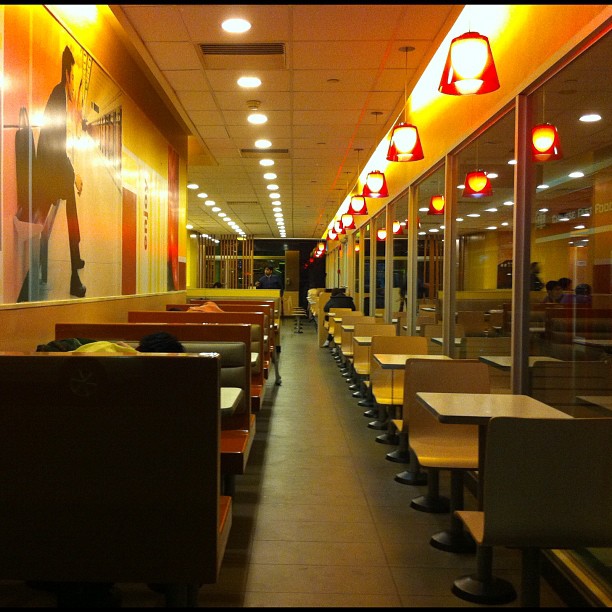 午夜麦当劳 (Taken with Instagram at McDonald’s | 麦当劳)