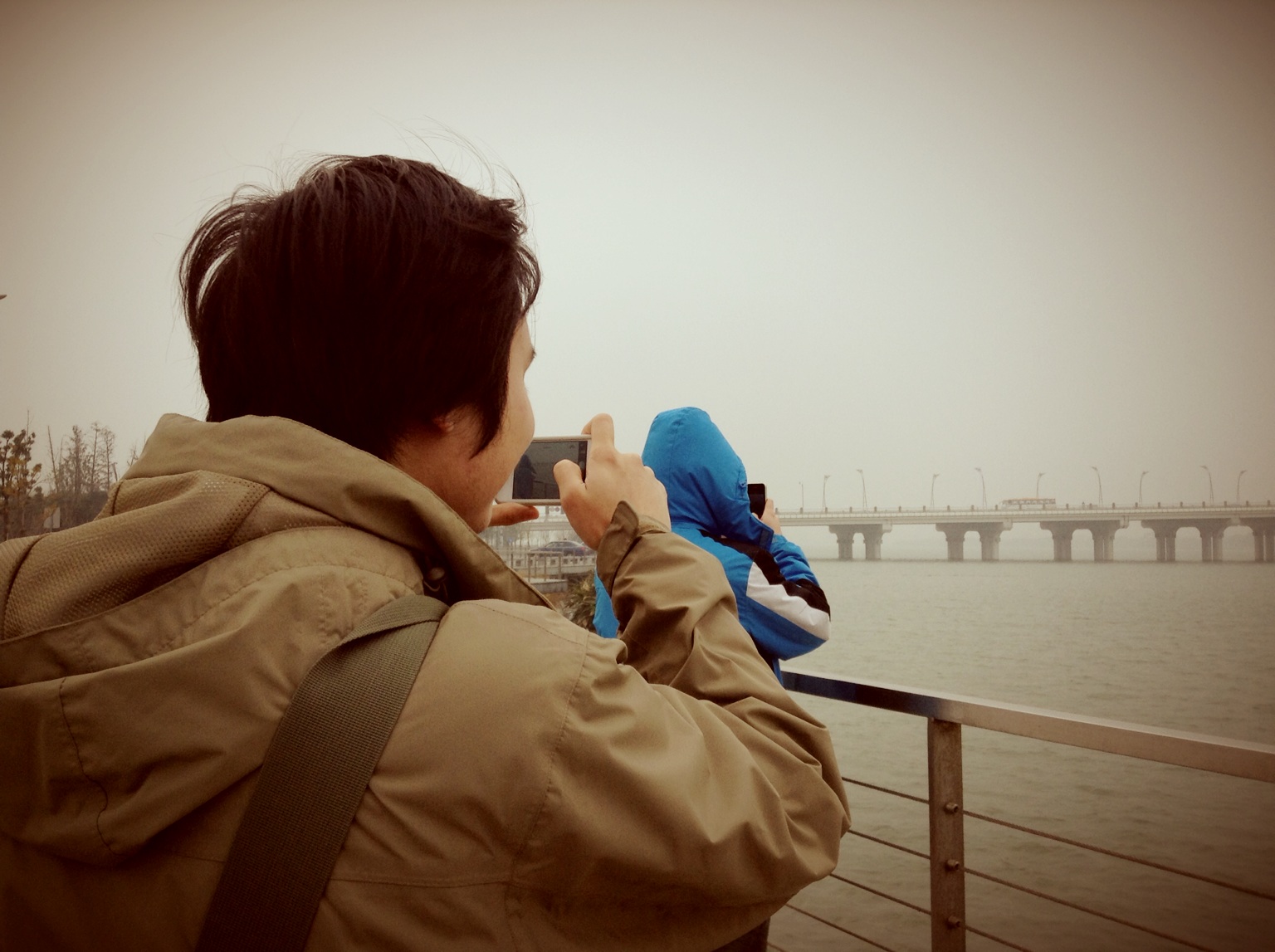 小文青们。 at 无锡大剧院 – View on Path .