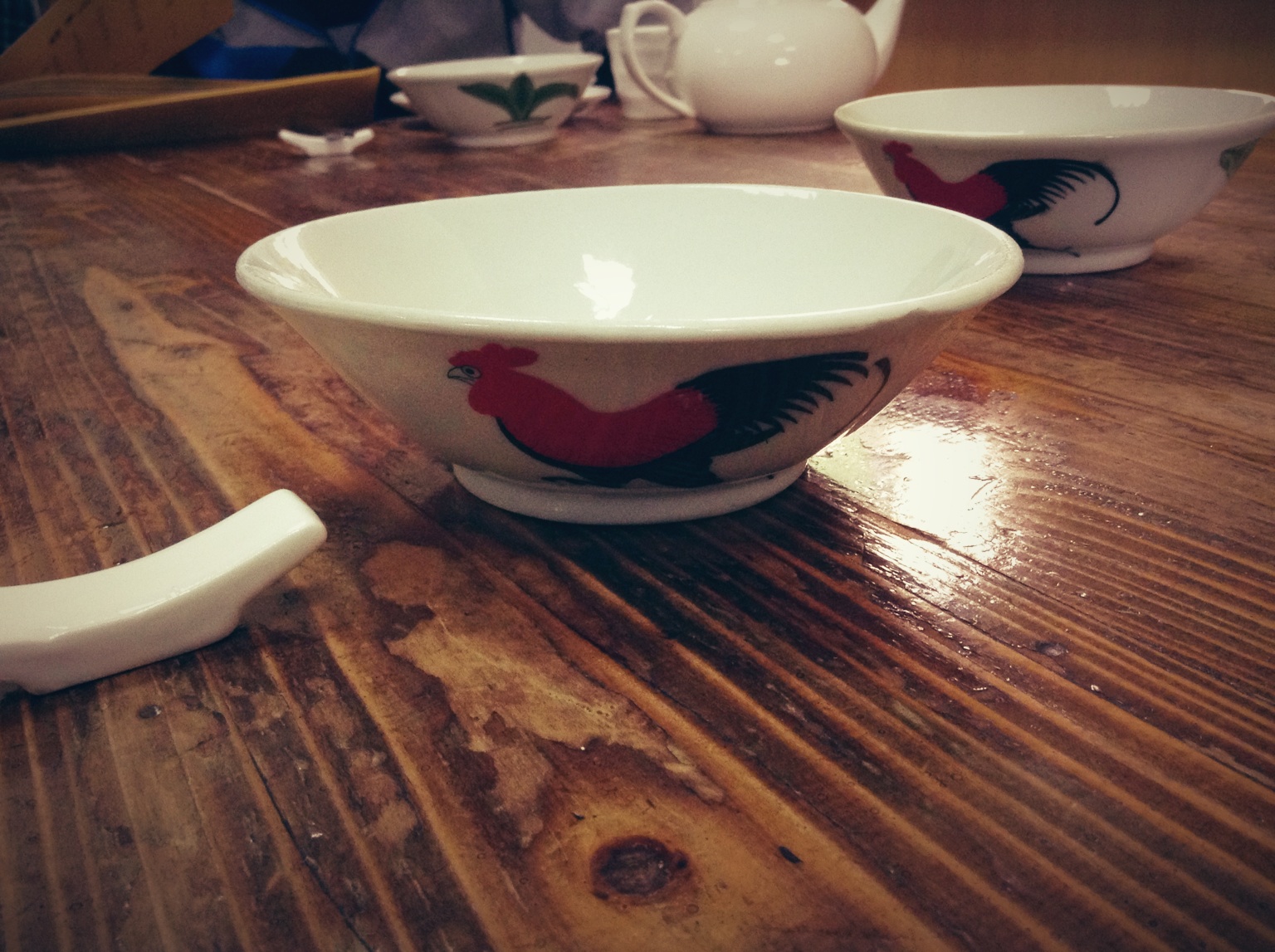 大红公鸡碗！ at nongtang no.1 农汤1号 – View on Path .