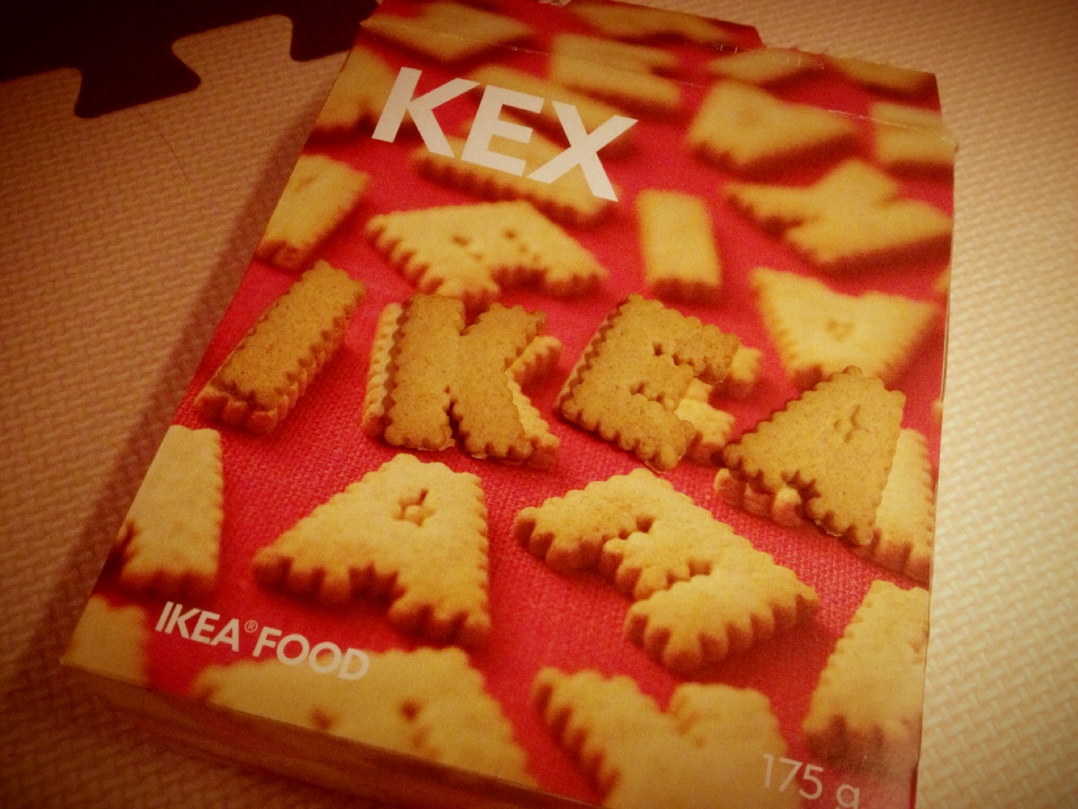 宜家的字母饼真坑人啊！整一包都只有 IKEA 四个字母啊！ with Syxnx at Shanghai Pudong Int