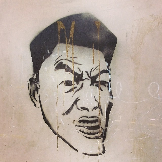 公交站涂鸦
