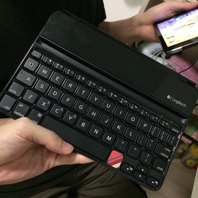 由于iPad上FN键太有用了，而CTL键几乎是没用的。于是我把它修了一下……