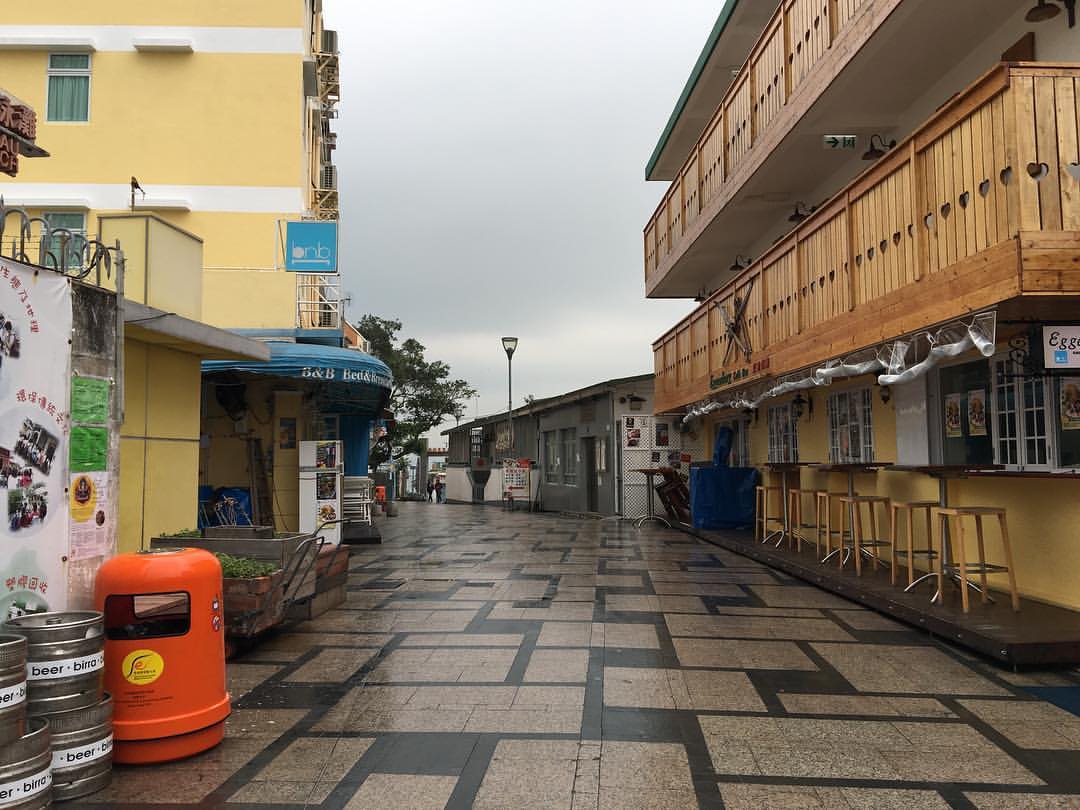 #巷 (at 長洲東灣泳灘 Cheung Chau Tung Wan Beach)