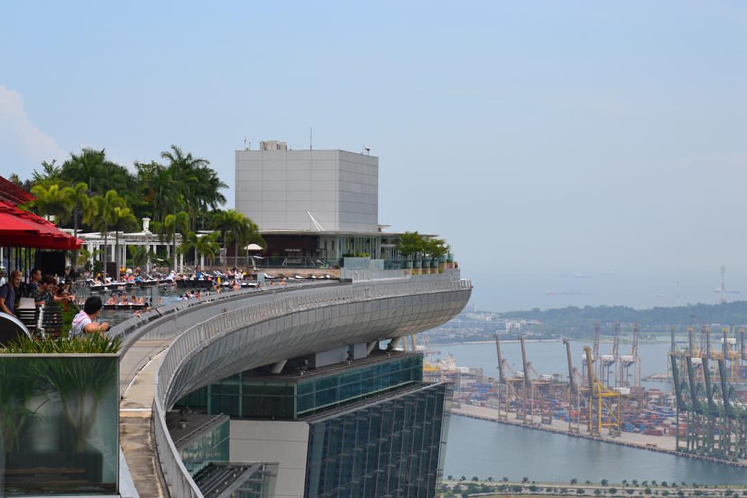 空中泳池 (at Singapore)