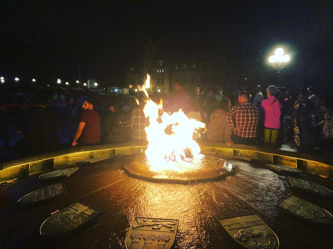 水火“不容” (at Parliament Hill) https://www.instagram.com/p/BnLNUN2Fkxa/?utm_sour...